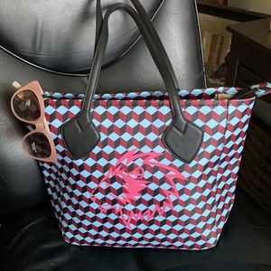 Hello summer! Carry on to fall in Anne Klein 🥰